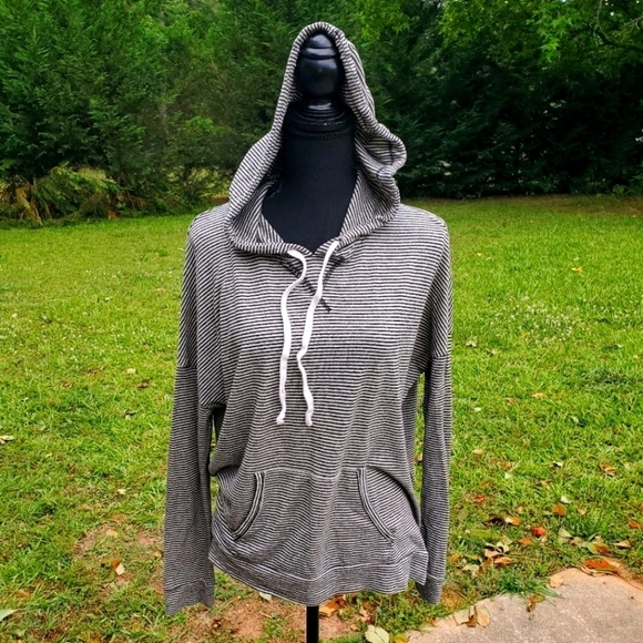 AEO medium striped tshirt hoodie EUC - Picture 1 of 6